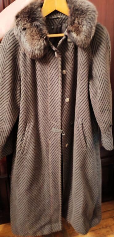 Продаю женское кашемировое пальто воротник - песец Размер 48 Состояние