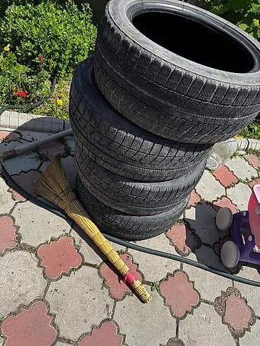 Шины 215 / 50 / R 17, Зима, Комплект, Легковые, Япония, Bridgestone