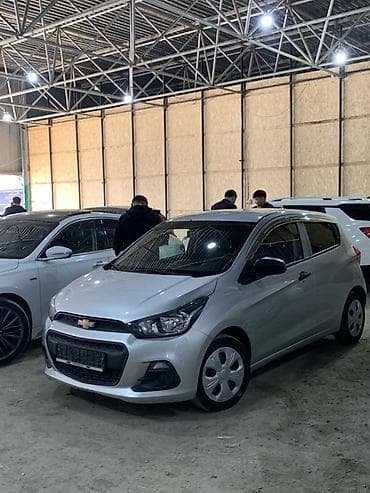 Chevrolet Spark: 2016 г., 1 л, Ручные, Бензин, Хэтчбэк