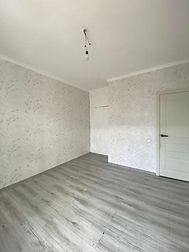 квартииу: 🏠 Сдаётся отдельная комната с балконом | 10 микрорайон 📍 Район: 10 — 3