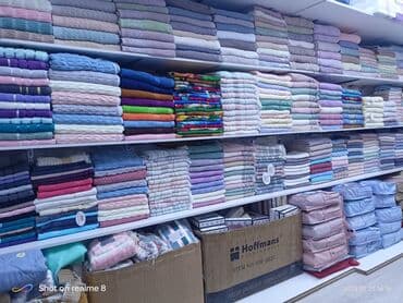 Махровые полотенцы, одеяло пастельное белье, подушки покрывало