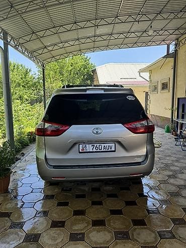 Toyota Sienna: 2019 г., 3.5 л, Автомат, Бензин, Минивэн — 5