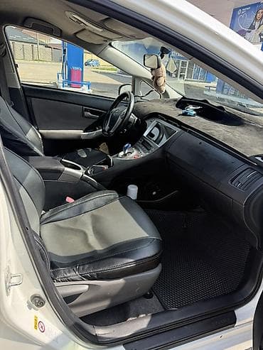 leksus es 300: Toyota Prius: 2012 г., 1.8 л, Вариатор, Гибрид, Хэтчбэк — 9