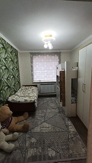 Үйлөр: Продаю дом: 5 комнат + кухня и прихожая. Описание: - Просторный дом с — 5