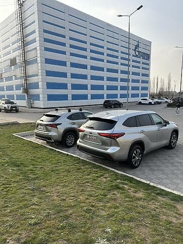 Toyota: Toyota Highlander: 2020 г., 2.5 л, Типтроник, Гибрид, Кроссовер — 10