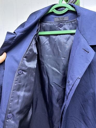 светло голубые: Плащ-пальто Uniqlo, мужской - Классический однотонный цвет — 4