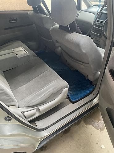 портер 2 салон: Toyota Nadia: 1998 г., 2 л, Автомат, Бензин, Хэтчбэк — 10