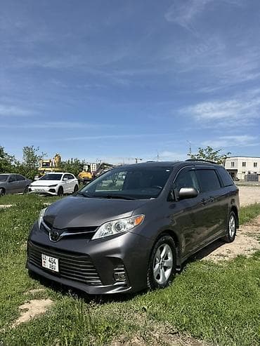 Toyota Sienna: 2018 г., 3.5 л, Автомат, Бензин, Минивэн