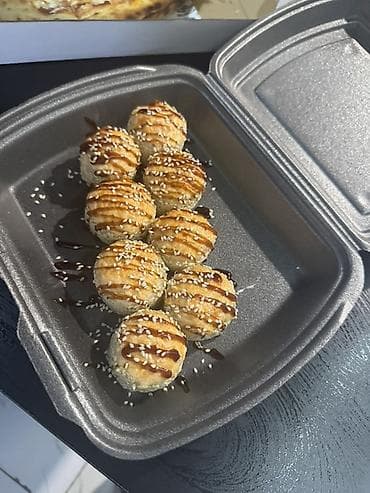 кухния: Вакансия открыта для поваров 1) знать Суши бар 2) наблюдать чистоту — 9