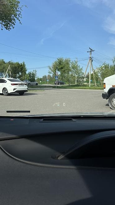 Toyota Prius: 2018 г., 1.8 л, Вариатор, Гибрид, Седан — 9