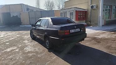 Volkswagen Vento: 1993 г., 1.8 л, Ручные, Бензин, Седан