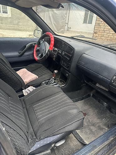 Продажа авто: Volkswagen Passat: 1994 г., 2 л, Механика, Газ, Седан — 5