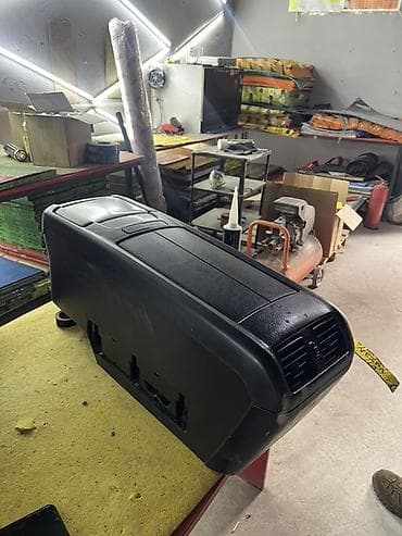 Аксессуары для салона: Подлокотник Lexus, цвет - Черный, Б/у — 1