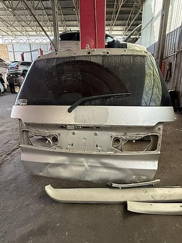 prius plus: Крышка багажника Toyota, Оригинал — 2