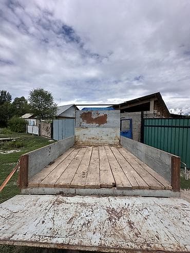 Транспорт: Продаётся малотоннажный бортовой грузовик с высокой надстройкой. Обем — 3