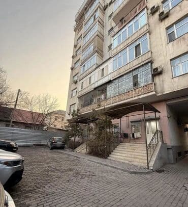 open space: Сдаю Офис, 100 м², В жилом комплексе, С видом на горы, С оборудованием, С отдельной кухней — 7