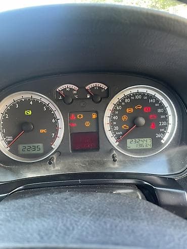 Продажа авто: Volkswagen Bora: 2001 г., 2.3 л, Автомат, Бензин, Седан — 5
