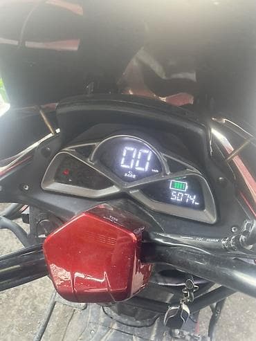 мото дождевик: Макси-скутер 50 куб. см, Бензин — 3