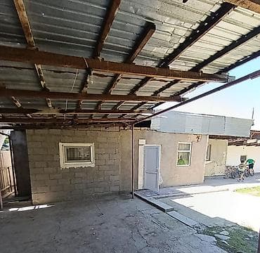 частный дом: Продаётся жилой дом с большим приусадебным участком.Участок 15 соток — 3