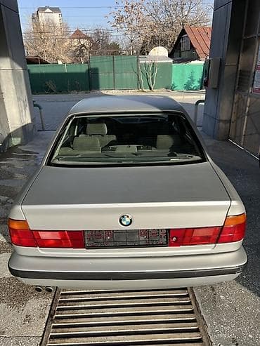 бокс сдаю: BMW 5 series: 1992 г., 2.5 л, Автомат, Бензин, Седан — 4