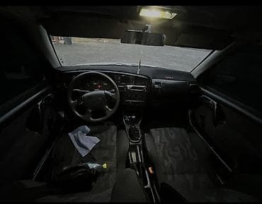 transporter multivan: Volkswagen Vento: 1994 г., 2 л, Ручные, Бензин, Седан — 8