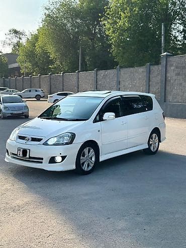 Toyota Ipsum: 2004 г., 2.4 л, Автомат, Бензин, Минивэн