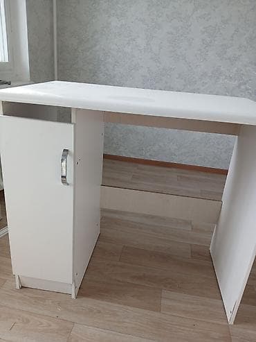 Бычуучу столдор: Компьютердик үстөлү, Колдонулган, Текчелери бар lalafo.kg да — 2 Бычуучу столдор: Компьютердик үстөлү, Колдонулган, Текчелери бар — 2