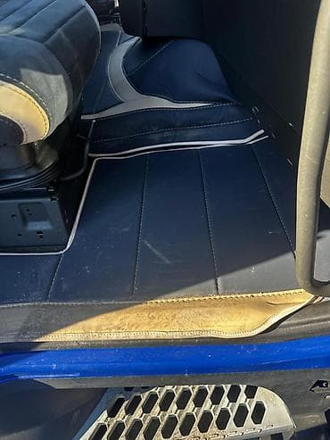 полик вольво: Комплект аксессуаров для салона грузовика Volvo. Состав: - Чехлы на — 8