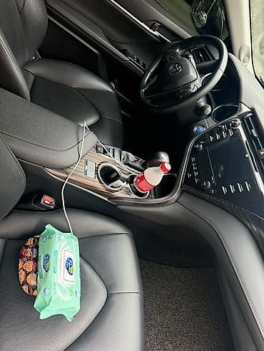 Toyota Camry: 2018 г., 2.5 л, Вариатор, Гибрид, Седан — 7