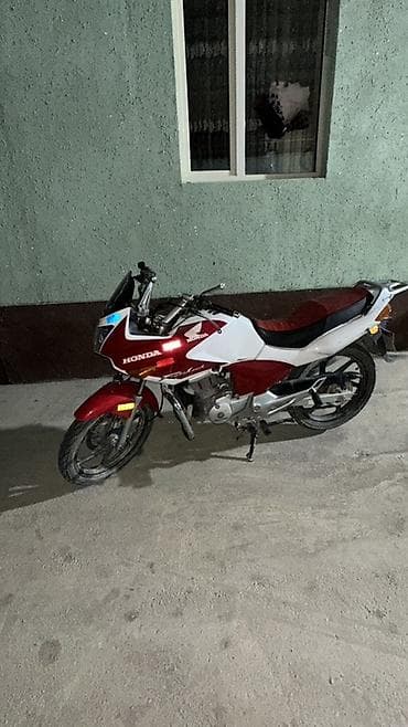 yamaha yzf r1: Мотоцикл - Honda Рабочий объём 150 см³. Механическая КПП Тормоза — 5