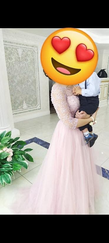 Продается вечернее платье, надевала один раз. Есть съёмный шлейф