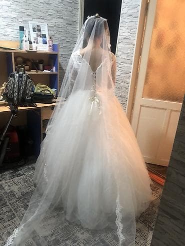 самые пышные свадебные платья: Свадебное платье с фатой - Силуэт: пышный (ball gown), многослойная — 4