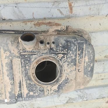 16 lt: Топливный бак Kia 1997 г., Б/у, Оригинал — 2