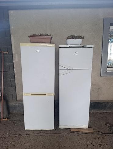 холодильный шкаф: Холодильник Indesit, Двухкамерный — 1