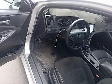 corolla 2016: Hyundai Sonata: 2014 г., Седан — 3