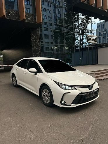 coroll: Toyota Corolla: 2020 г., 1.8 л, Автомат, Гибрид, Седан — 2