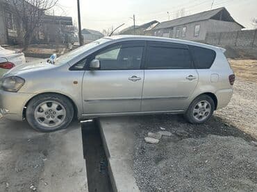 телевизор на авто: Toyota Avensis Verso: 2002 г., 2 л, Механика, Дизель, Минивэн — 4