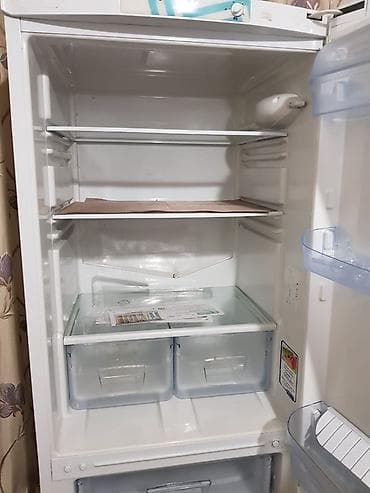 редуктор на пресс: Холодильник Indesit, Б/у, Двухкамерный, De frost (капельный) — 2