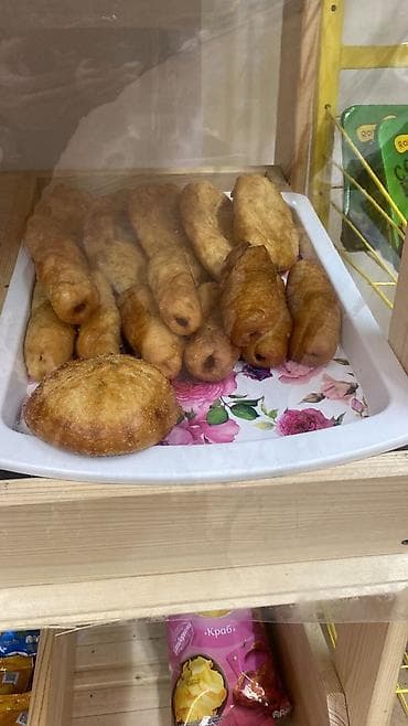 слоёное самсы: Сары Өзөн базарына пирожки,беляши, сосиска в тесте даярдаганы — 1