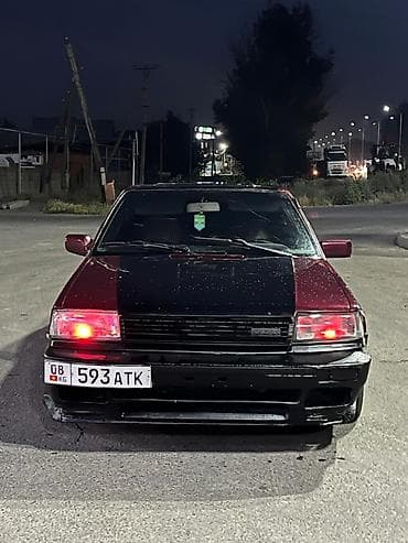 Nissan Bluebird: 1987 г., 2.4 л, Автомат, Газ, Хэтчбэк — 2