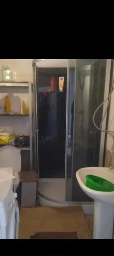 обмен квартиру на дом бишкек: 63 м², 4 комнаты, Парковка, Забор, огорожен — 2