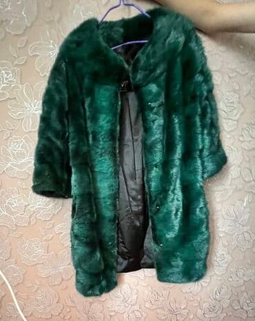 продаю в связи с переездом: Продается шуба из натурального меха
Стоимость договорная — 2
