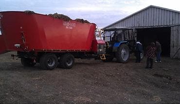 Миксеры-кормораздатчики В крупных фермерских хозяйствах с большим