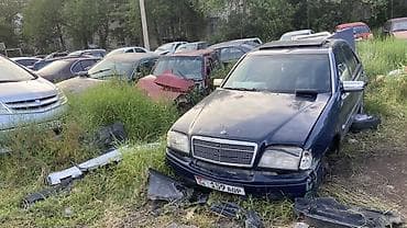 мерс сешка разбор: Mercedes-Benz C‑Class W202, седан, правый руль. Темно‑синий цвет — 3