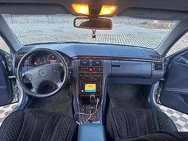 Mercedes-Benz E-Class: 2000 г., 3.2 л, Автомат, Бензин, Седан — 8