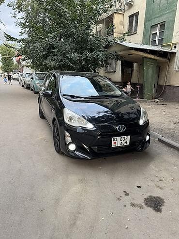 форестер 2016: Toyota Prius C: 2016 г., 1.5 л, Автомат, Гибрид, Хэтчбэк — 2