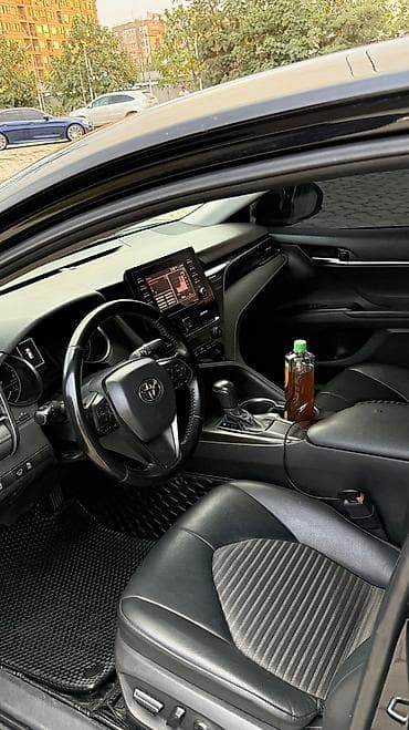 golf 2: Toyota Camry: 2021 г., 2.5 л, Автомат, Бензин, Седан — 7