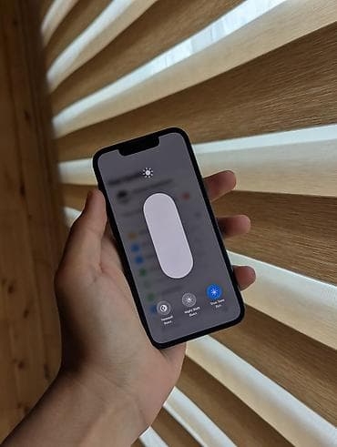 акб: IPhone 13 mini, 128 ГБ, Черный, Чехол — 2