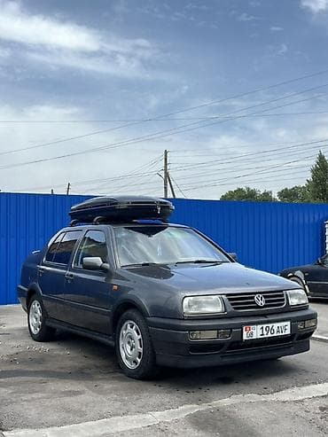 стекло подёмник: Volkswagen Vento: 1993 г., 2 л, Механика, Бензин, Седан — 3