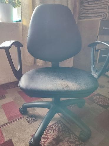 офисные кресла бу: Офисное кресло, Б/у, С колесиками, цвет - Коричневый, Самовывоз, Бесплатная доставка, Платная доставка — 3